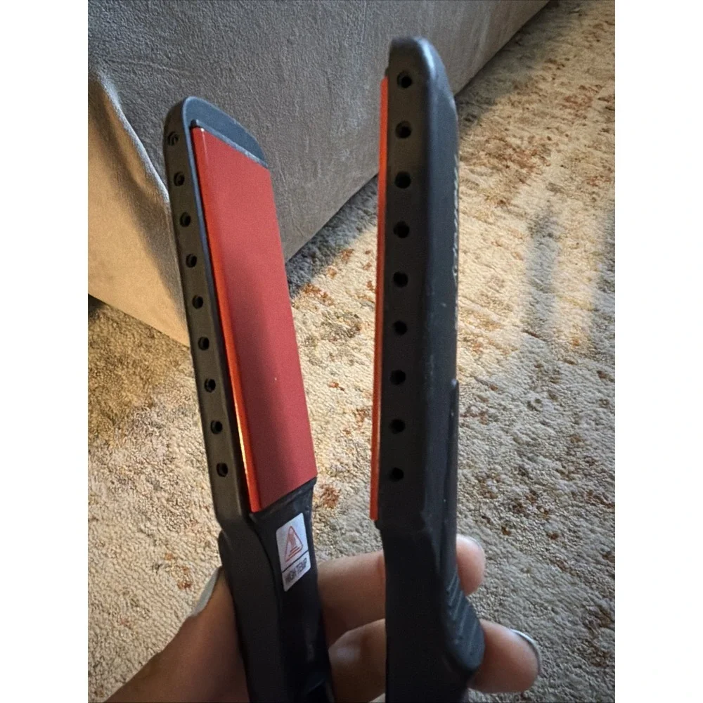 Thairapy 365 Wet or Dry Flat Iron Extra Wide 1.5